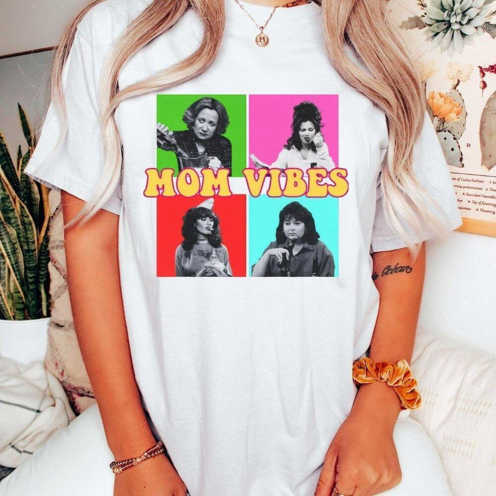 90S Mom Vibes Iconic Moms Graphic T-Shirt Mothers Day Gift Casual Tee